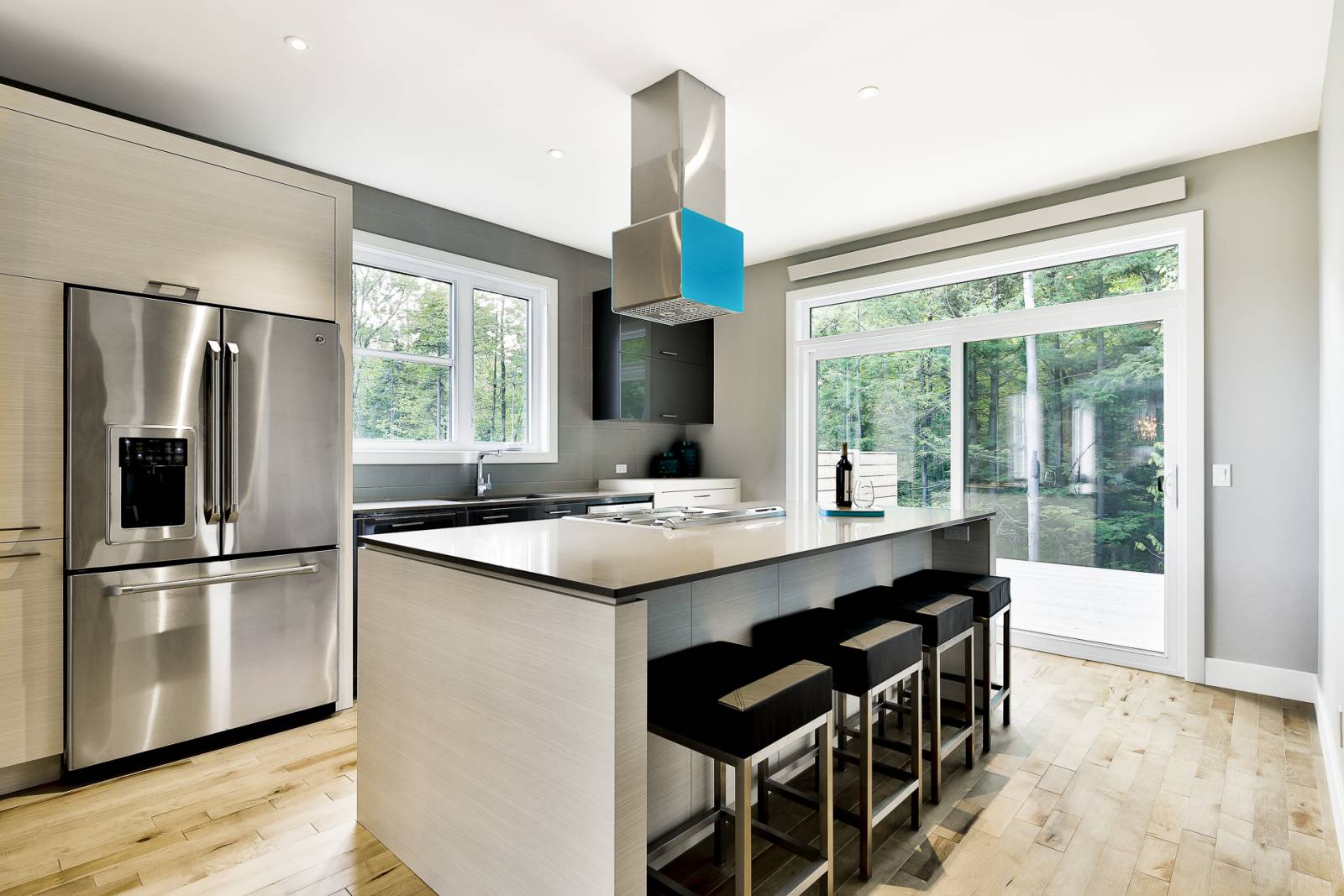 Réalisations Portes et fenêtres d'aujourd'hui Détaillant Fenplast